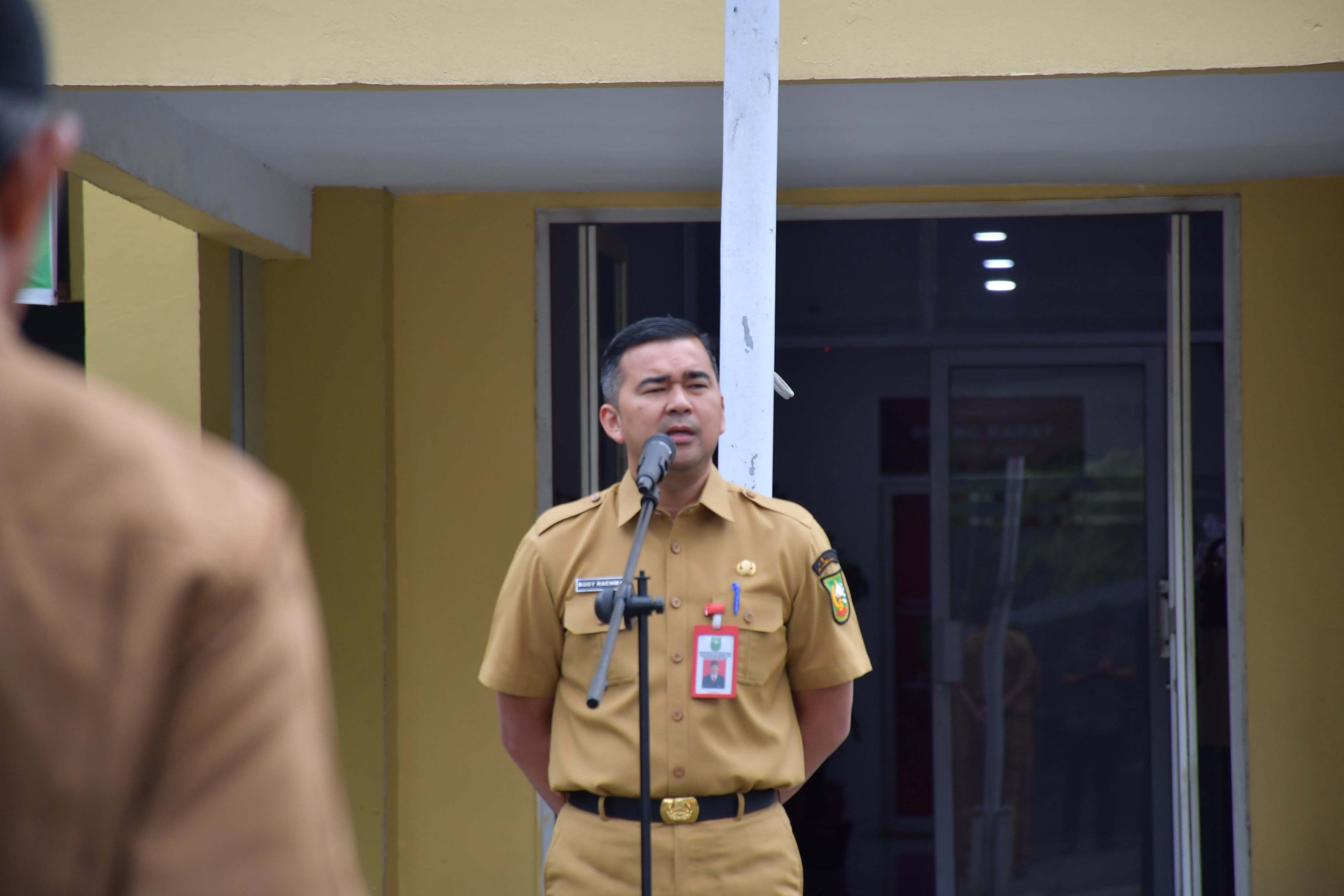 Kaban Kesbangpol Riau Pimpin Apel Pagi, Tekankan Disiplin Dan Peningkatan Kinerja Pegawai