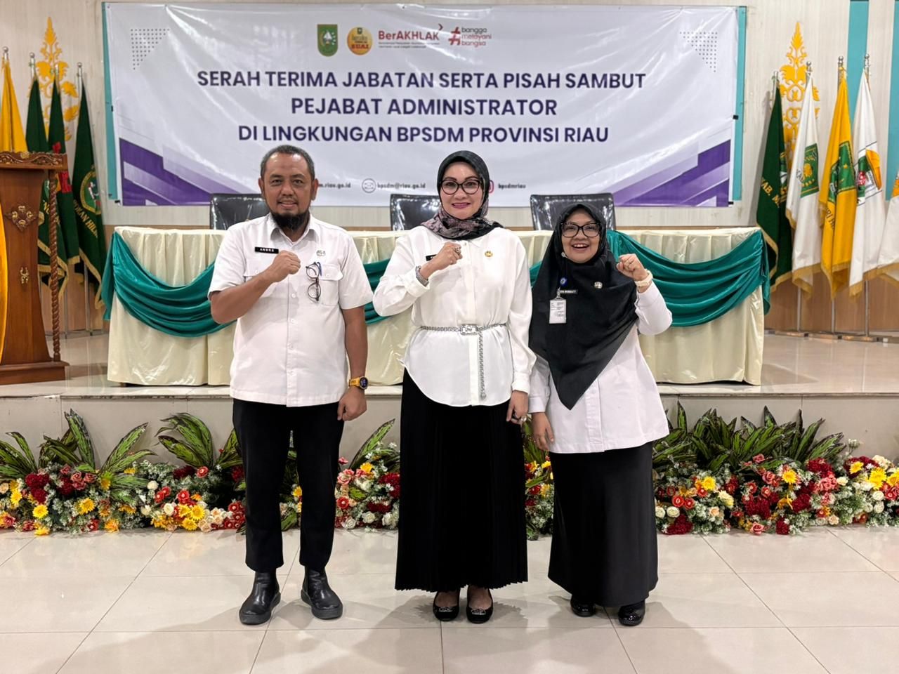Serah Terima Jabatan dan Pisah Sambut Pejabat Administrator di Lingkungan BPSDM Provinsi Riau