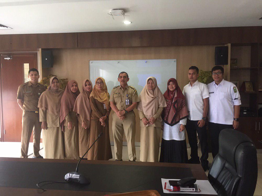 Monitoring dan Sosialisasi Pejabat Pengelola Informasi dan Dokumentasi (PPID) Utama ke PPID Pembantu (DPMPTSP Provinsi Riau)